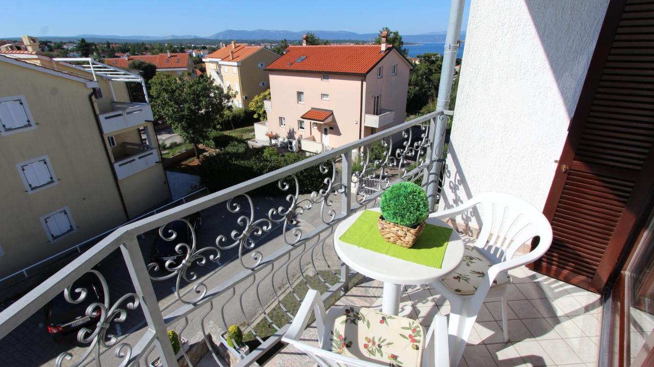 Apartmani Totic Malinska Buitenkant foto