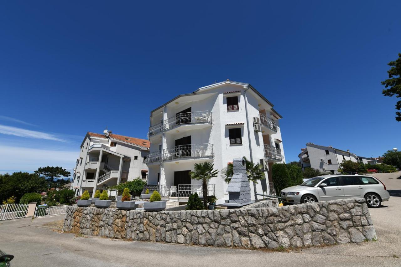 Apartmani Totic Malinska Buitenkant foto