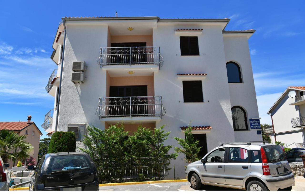 Apartmani Totic Malinska Buitenkant foto