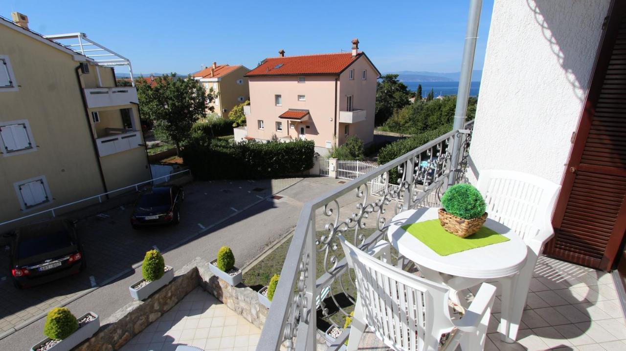 Apartmani Totic Malinska Buitenkant foto