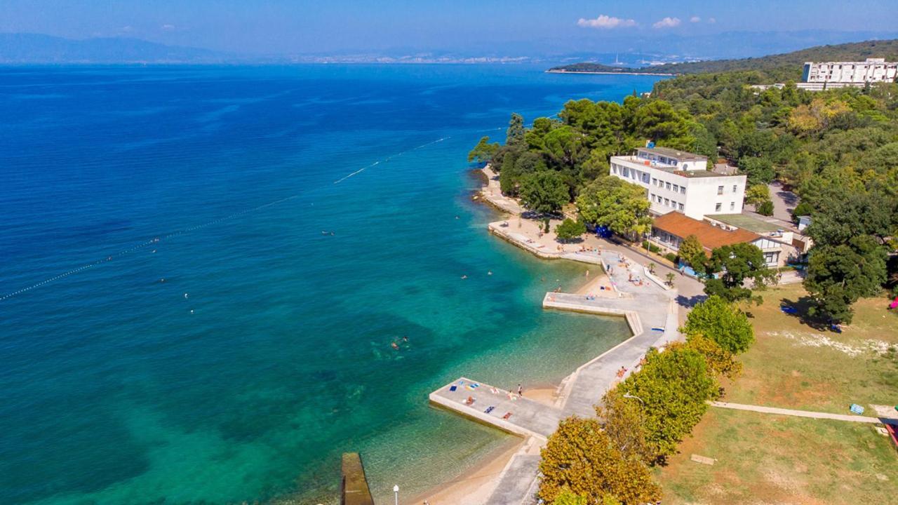 Apartmani Totic Malinska Buitenkant foto