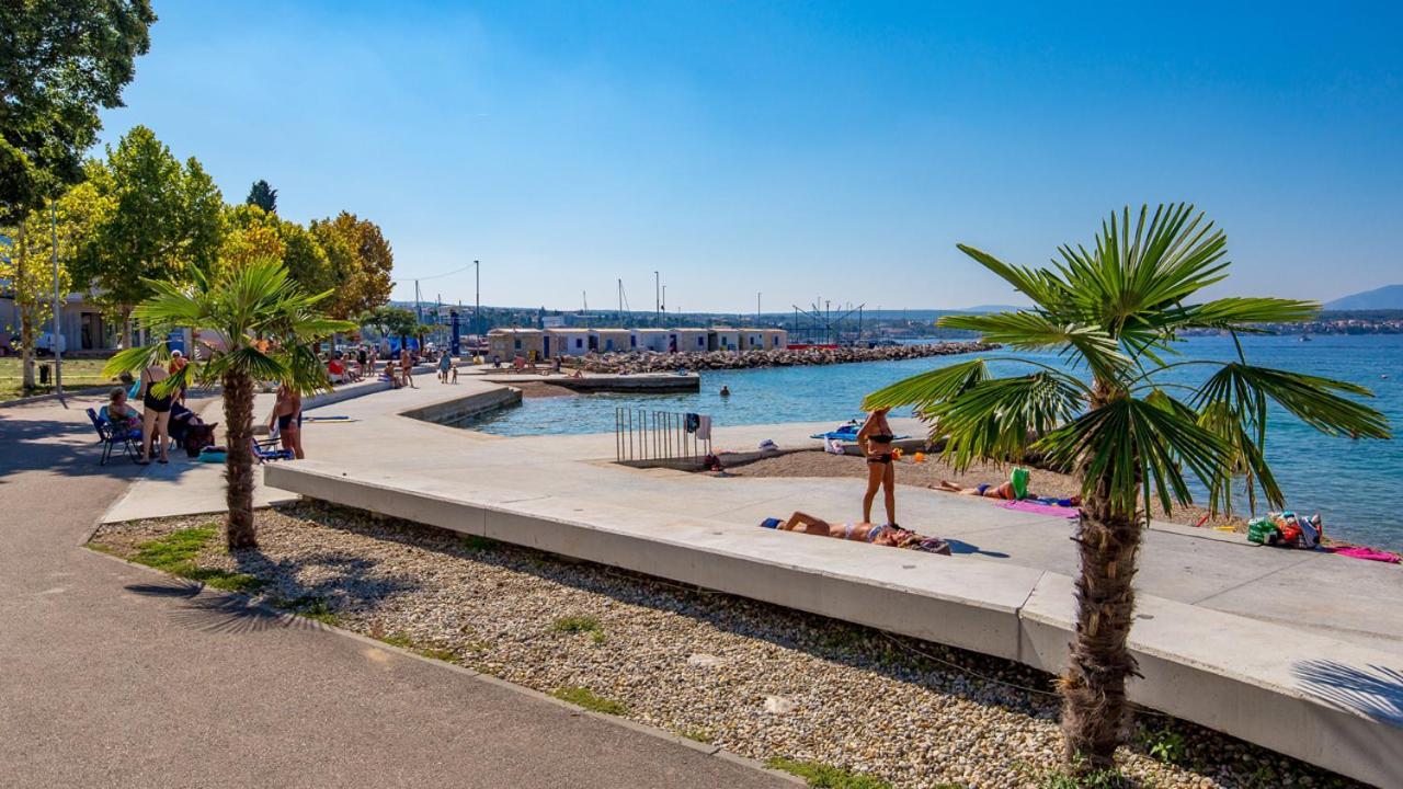 Apartmani Totic Malinska Buitenkant foto