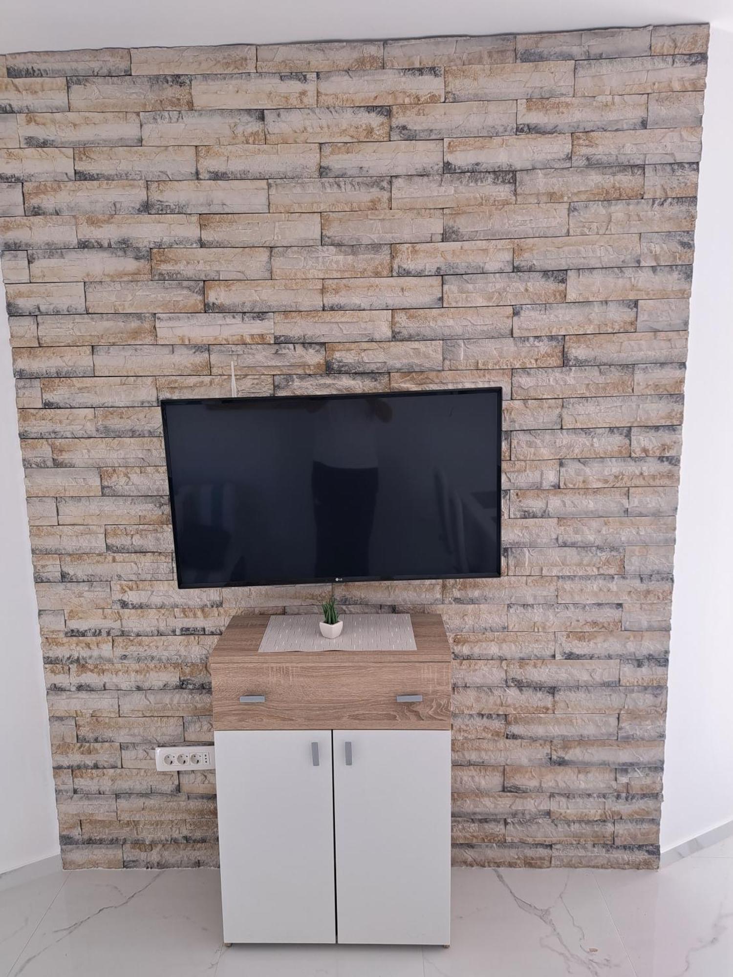 Apartmani Totic Malinska Buitenkant foto